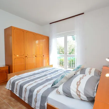 Milka.4 Daire Brodarica (Sibenik-Knin)